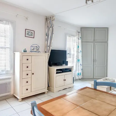 شقة Studio Orneau A 100m Du Port De St Martin سان مارتن دو ر