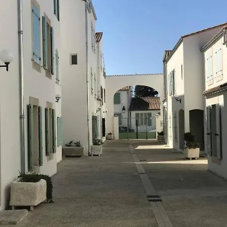 شقة Studio Orneau A 100m Du Port De St Martin *
