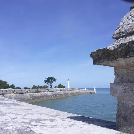 Studio Orneau A 100m Du Port De St Martin سان مارتن دو ر
